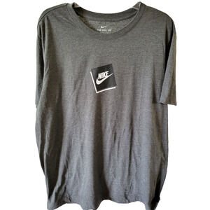 Nike Box Logo Graphic Shirt Men Size Large Black And White Short Sleeve